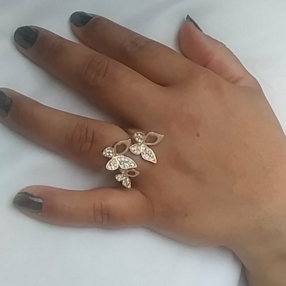 Ring - Picture 3 of 4